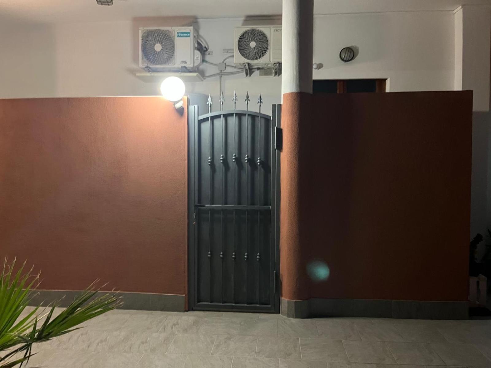 Apartament Domus Alice Monserrato Zewnętrze zdjęcie